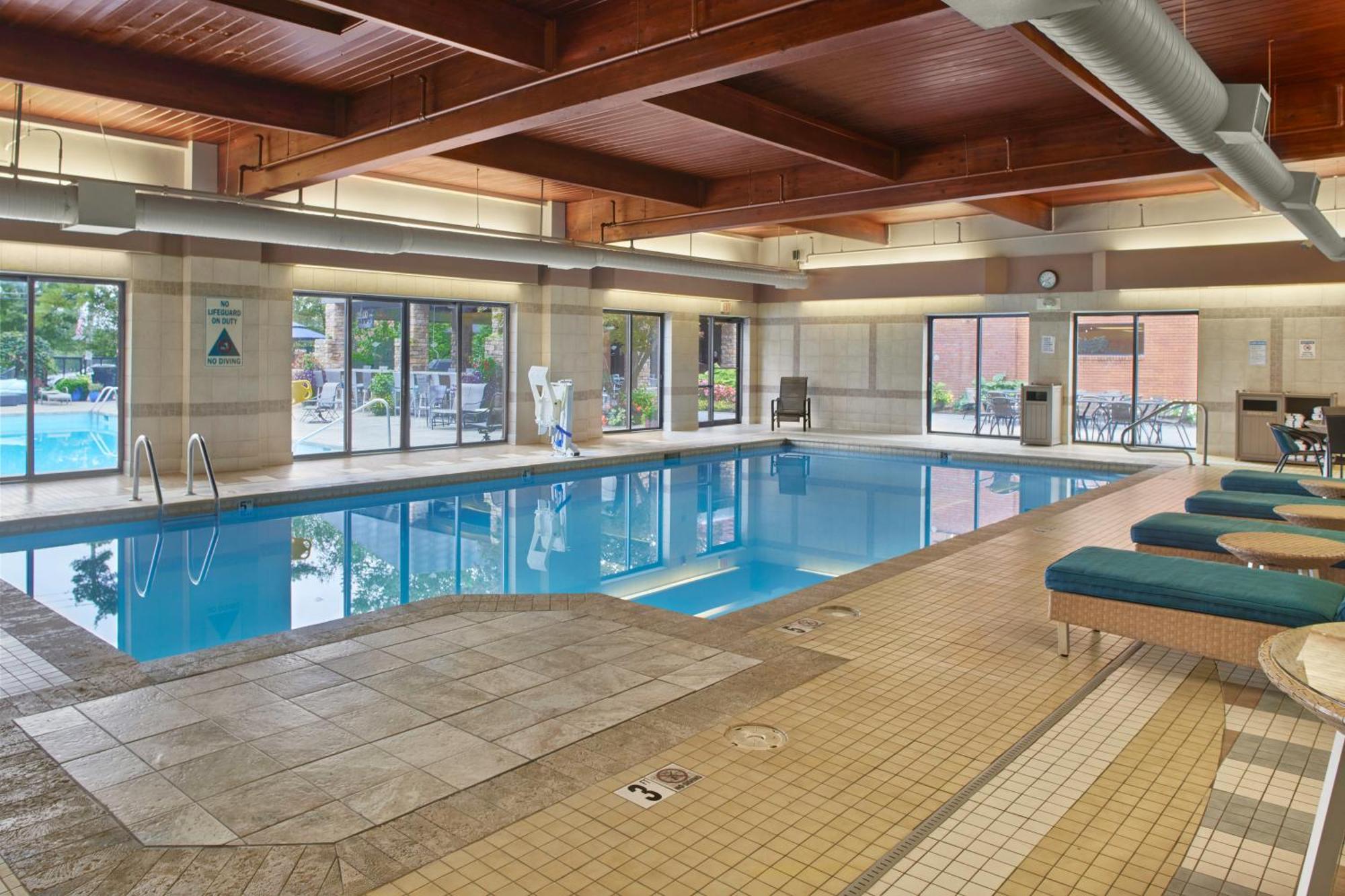 Doubletree By Hilton Akron Fairlawn Extérieur photo