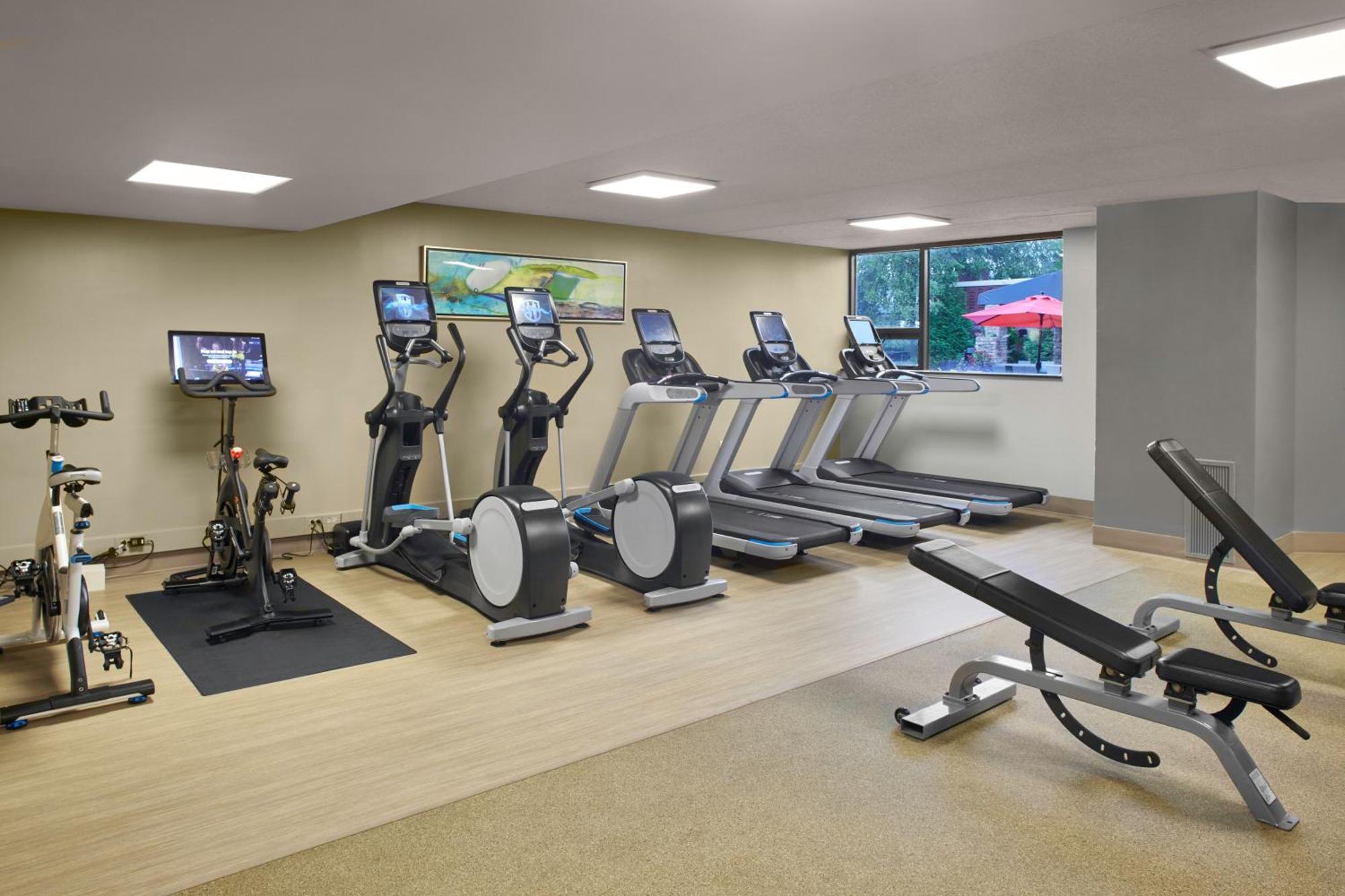 Doubletree By Hilton Akron Fairlawn Extérieur photo